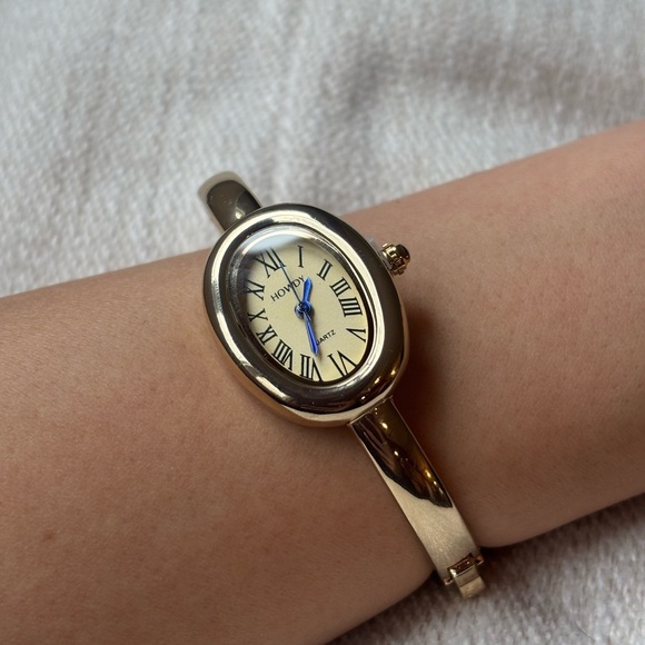 Jewelry - Retro Women's Watch Howdy